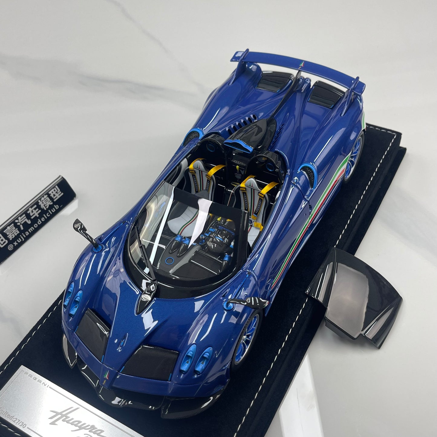 HH Model 1/18 Pagani Huayra Air Force Edition (HH664)