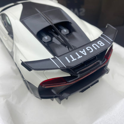TopSpeed 1/18 Bugatti Chiron Pur Sport simulation car model