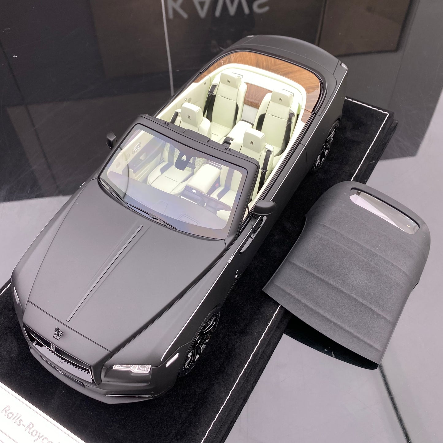 HH Model 1/18 Rolls-Royce Dawn Resin Simulation Car Model