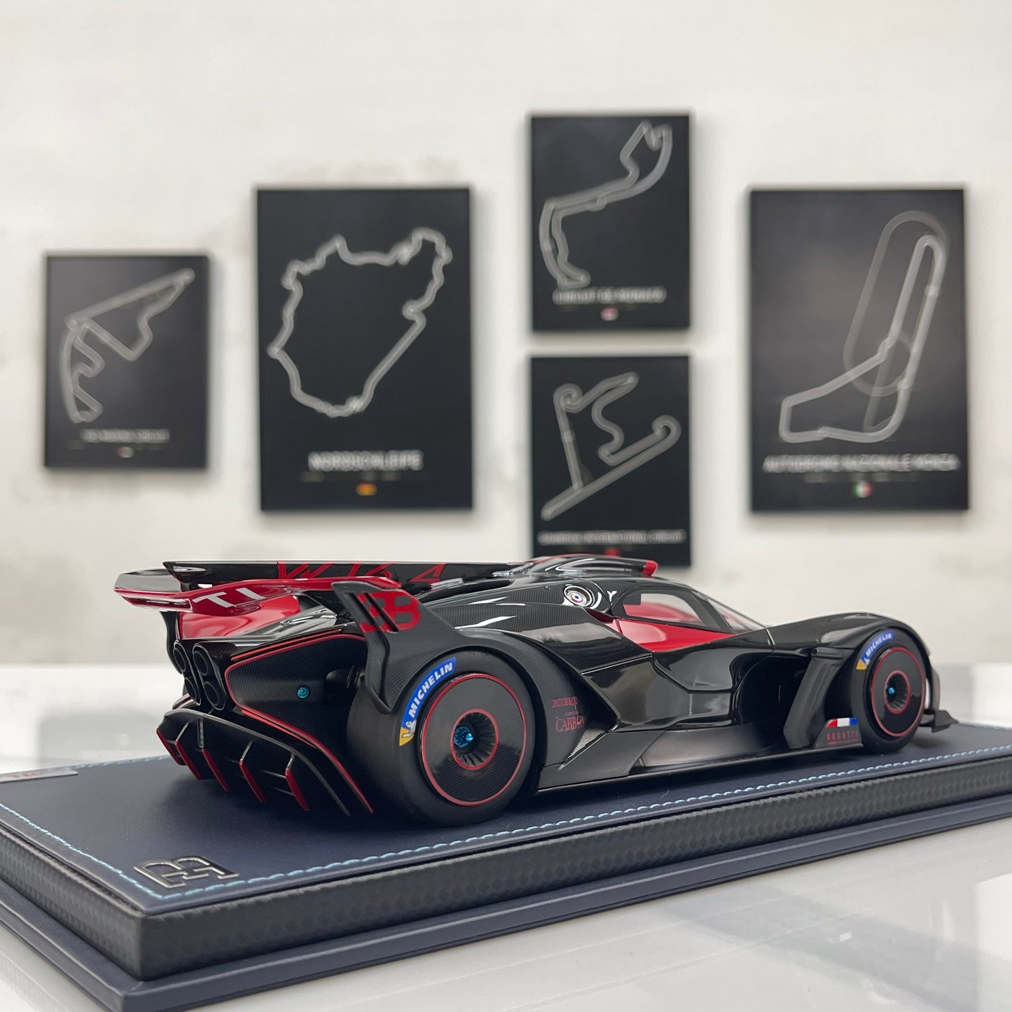 MR 1/18 Bugatti Bolide – Italian Red (BUG014C)