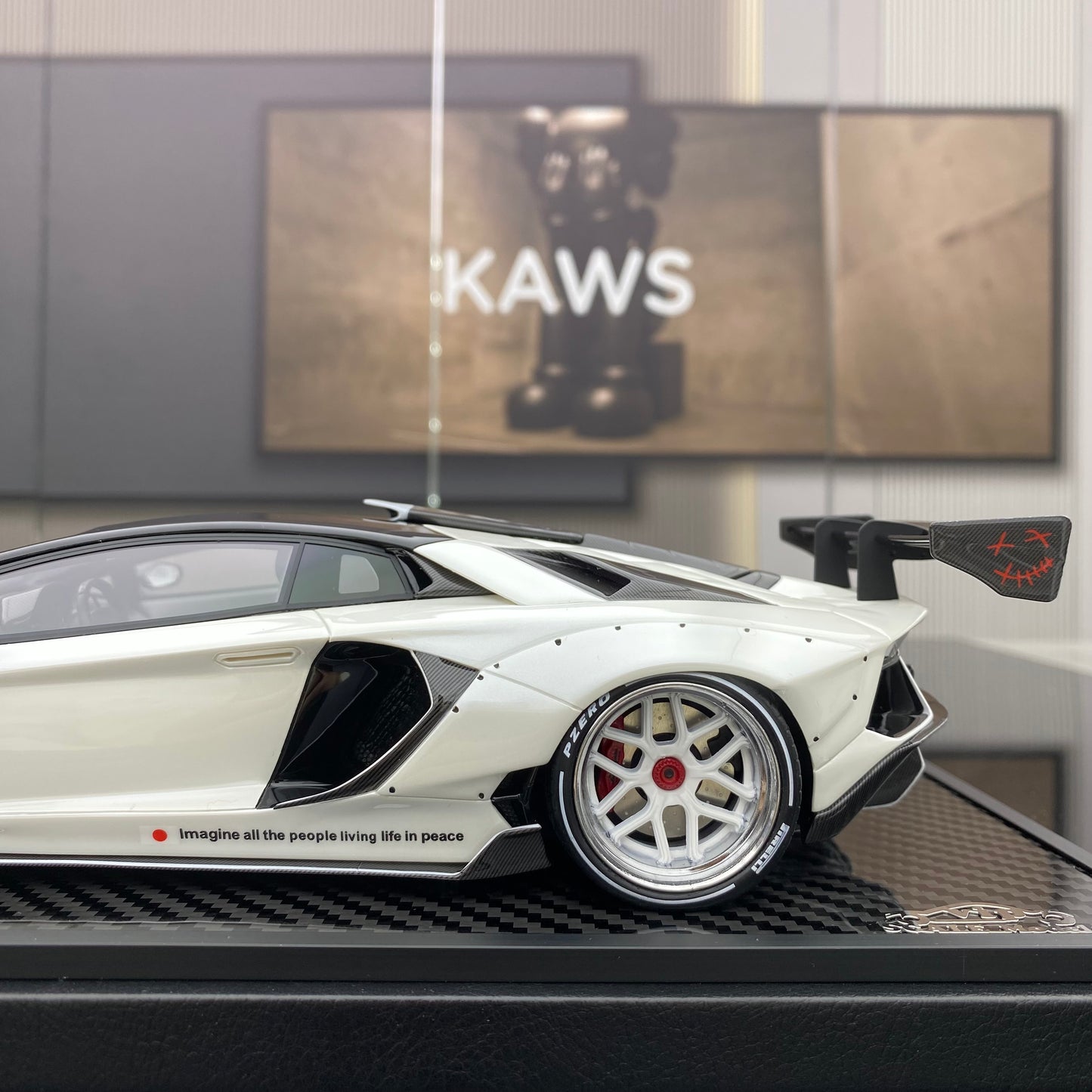 VIP 1/18 Lamborghini SVJ wide body modified car model ornament