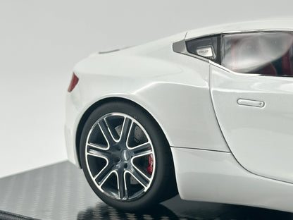 FRONTIART 1/18 Aston Martin ONE-77 Resin Fully Open Pearl White Limited Edition Car Model Ornaments