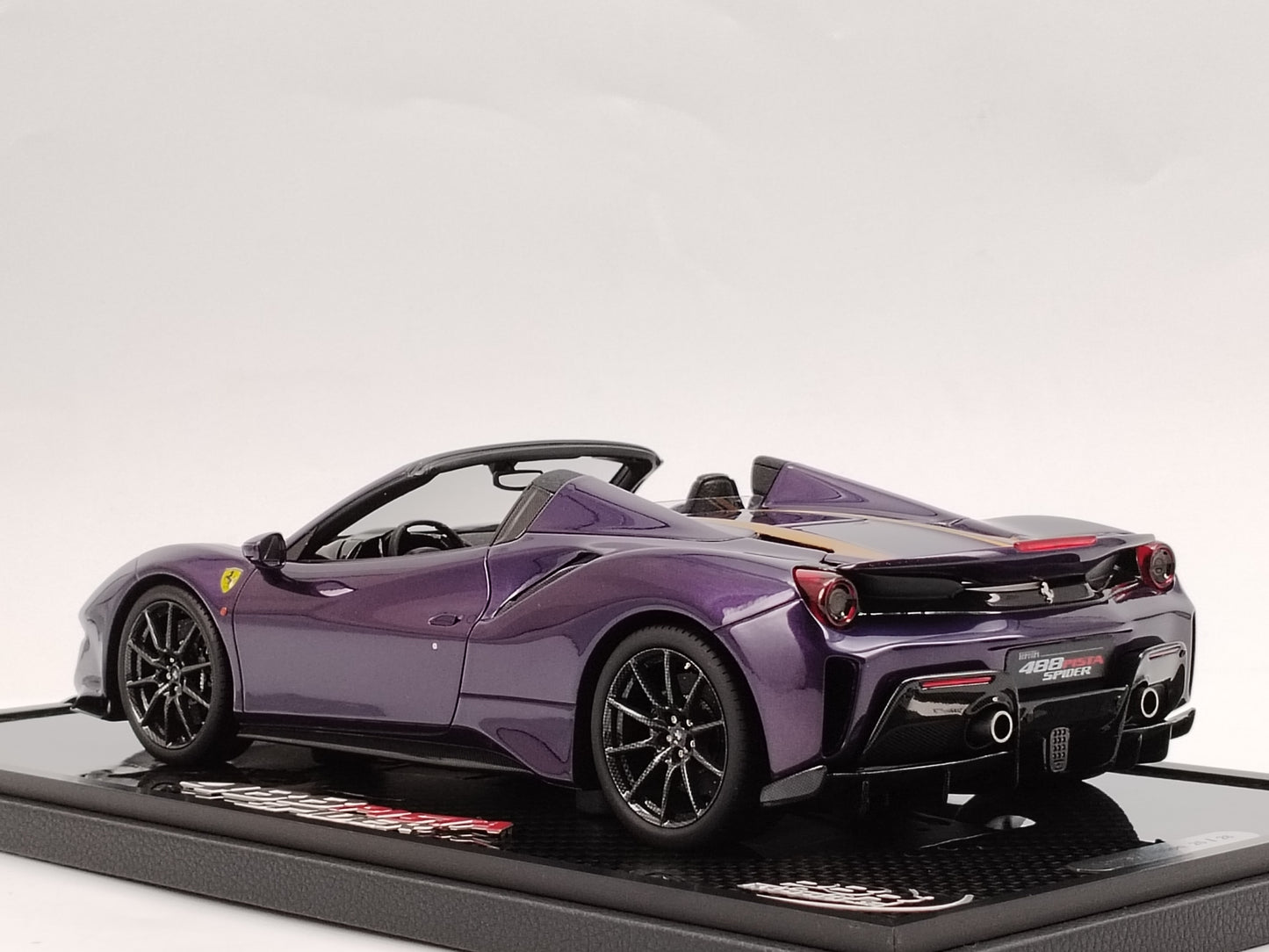 BBR 1/18 Ferrari 488 Pista Spider Hong Kong Purple High-quality Replica Car Model Ornament