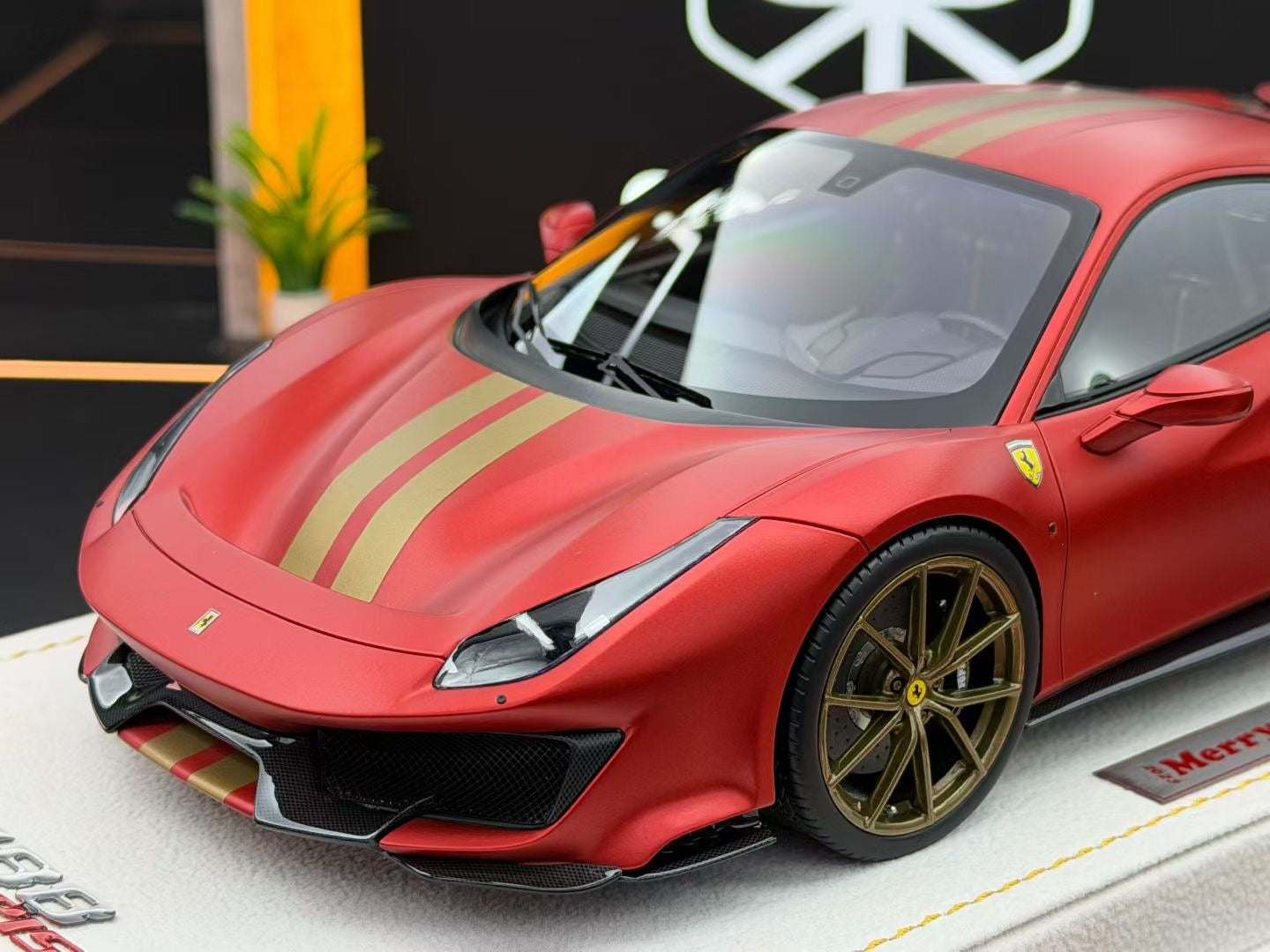 MR 1:18 Ferrari 488 Pista Matt New Rosso Carsa 08/39 DDJ057