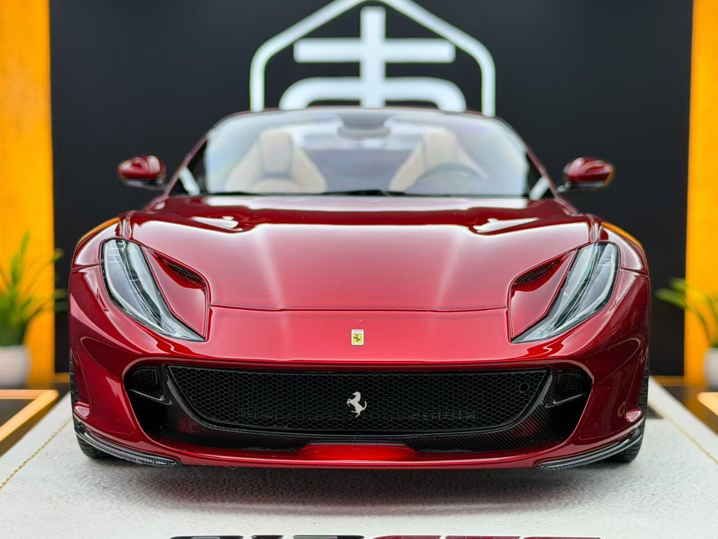 MR 1:18 Ferrari 812 GTS Metallic Red Christmas Special Edition 08/16 DDJ051