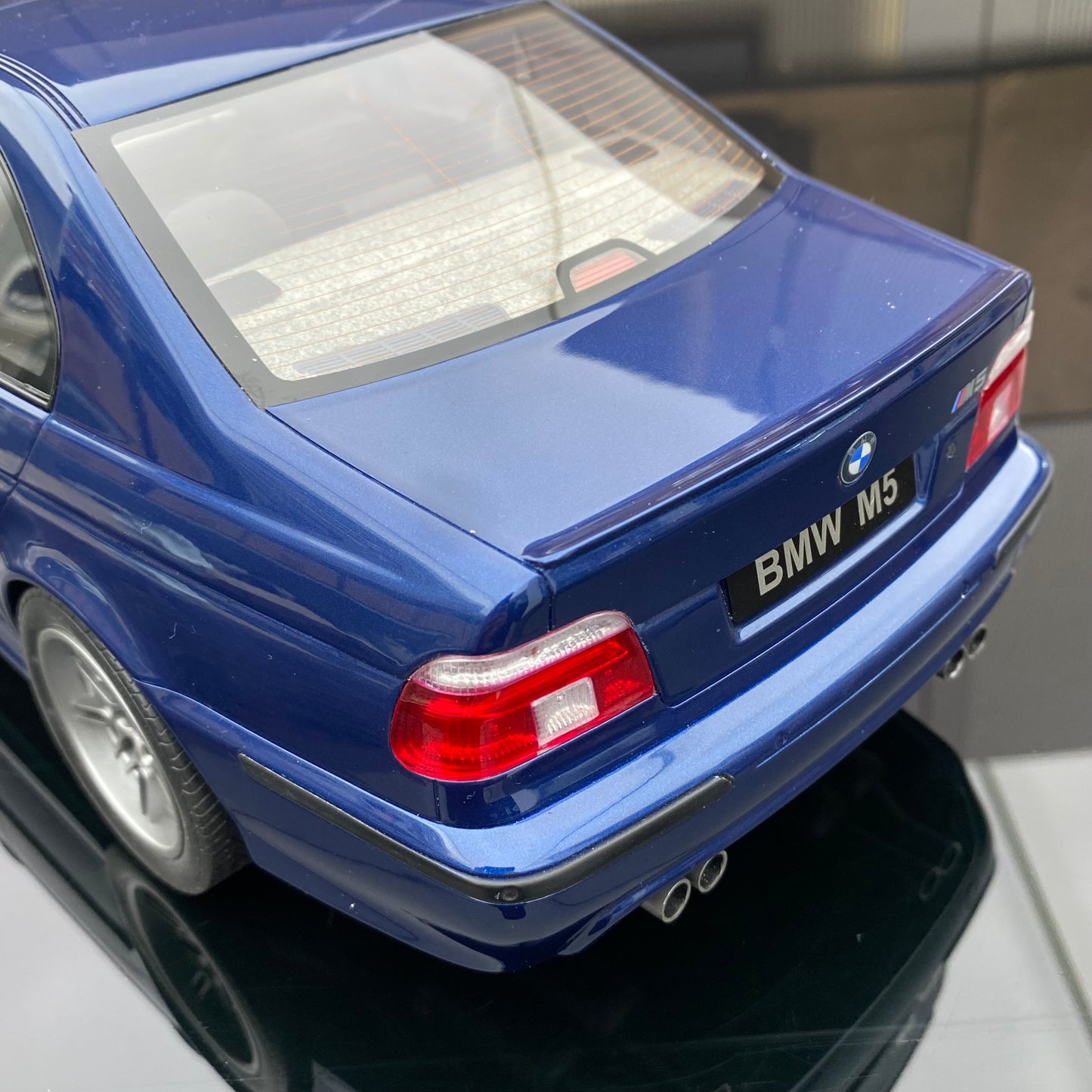 OTTO 1/12 BMW BMW E39 M5 blue old BMW car imitating real car model ornaments