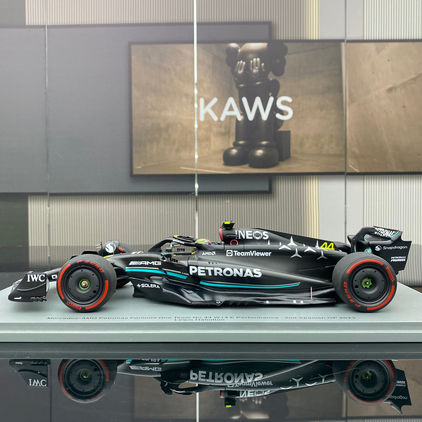 SPARK 1/18 Mercedes-Benz AMG F1 Team W14 2023 Spanish Runner-up Hamilton Black and Green Painting 18S906