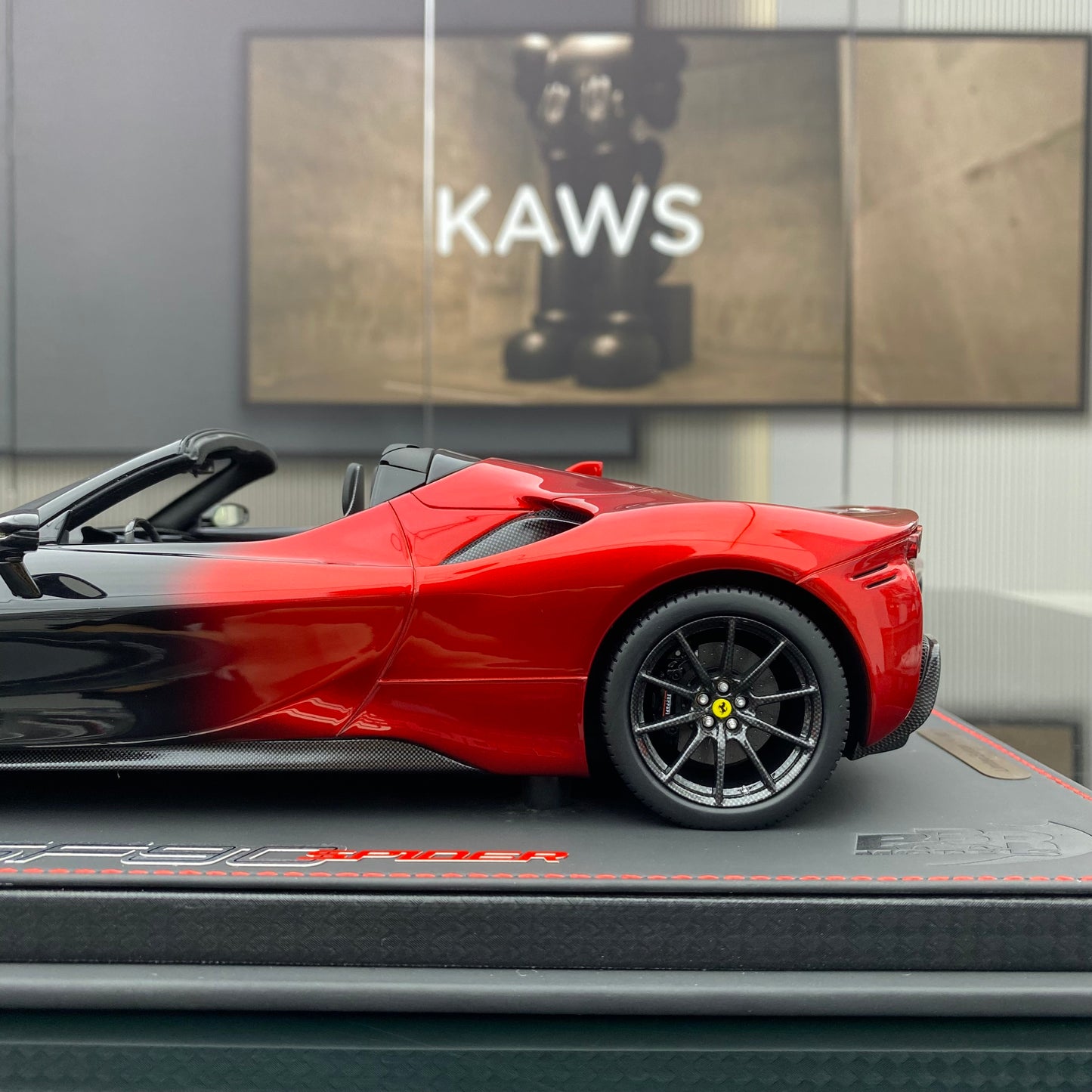 Ferrari SF90 Ferrari Spider, edición limitada, modelo de coche de resina simulada, regalo, escala 1/18, BBR
