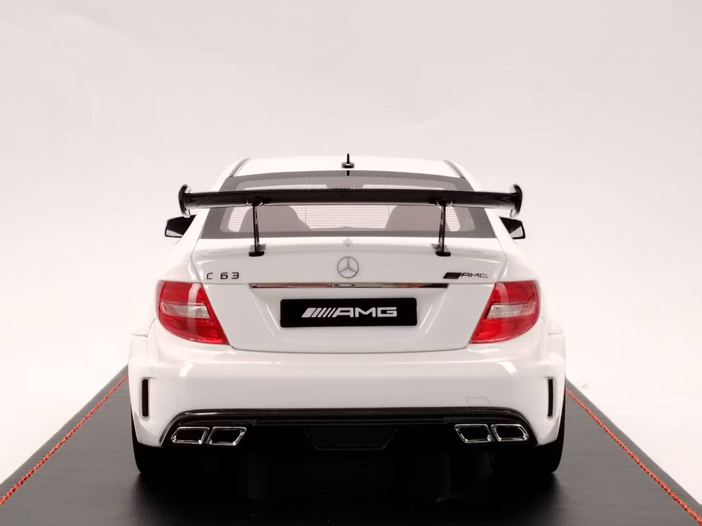 NA 1/18 Mercedes-Benz C63 AMG Black Series White Resin Car Model