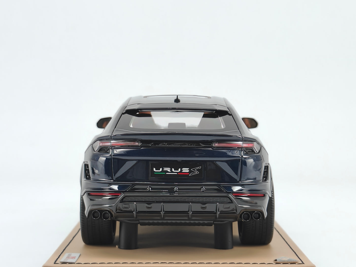 MR 1/18 Lamborghini URUS S Sunroof Edition SUV Limited Edition Car Model Ornaments