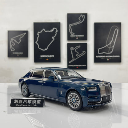 ZP 1/18 Rolls-Royce Phantom VIII (Gold Badge / Leather Suitcase Edition) – Pikes Peak Blue (ZP118)