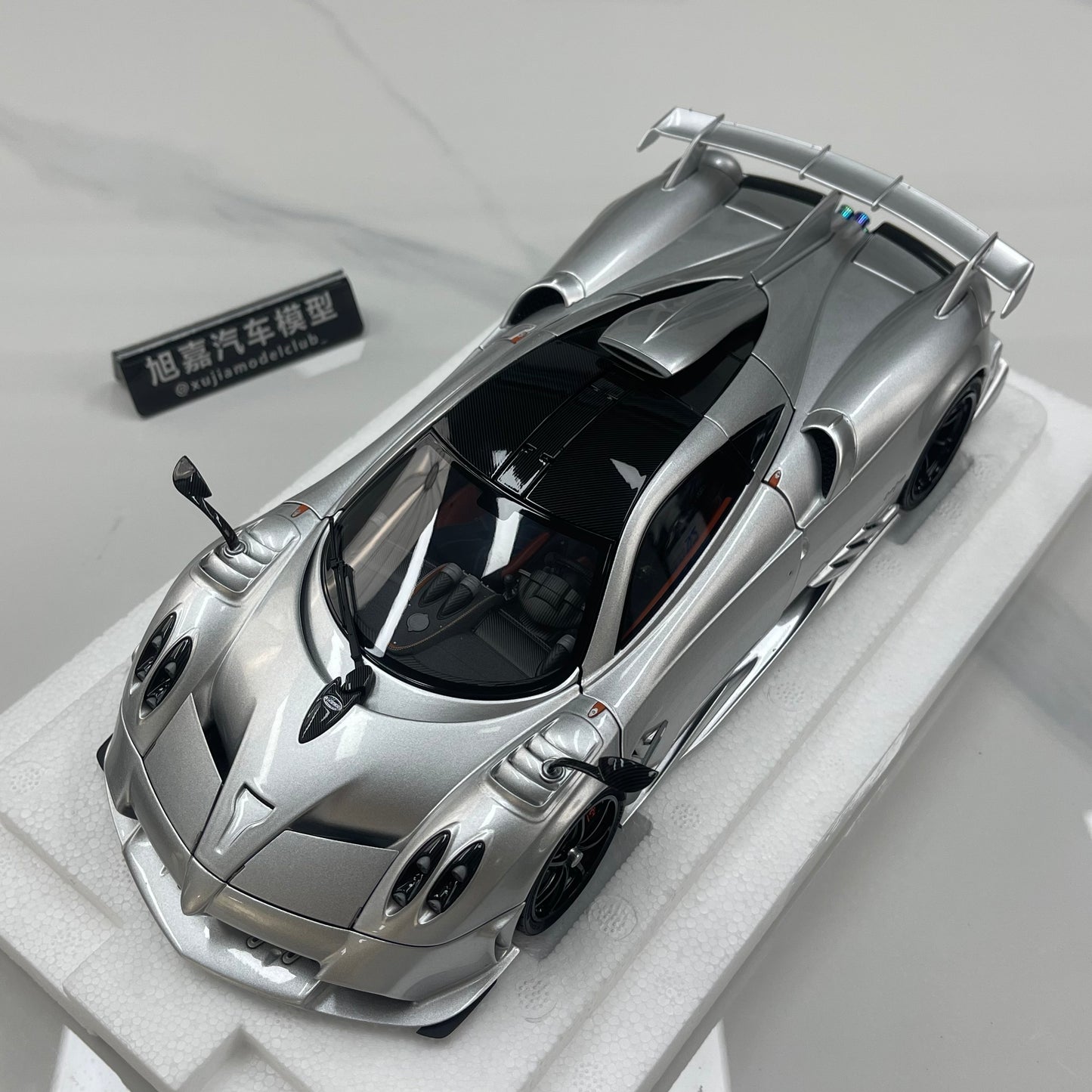 LCD 1/18 Pagani Imola Silver LCD125