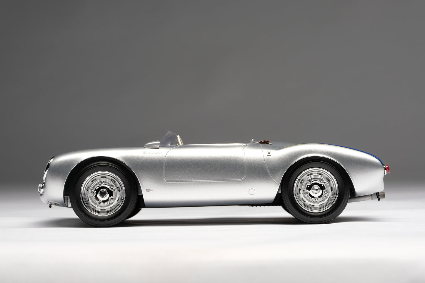 Amalgam 1/18 Porsche 550 Spyder old simulation car model ornaments