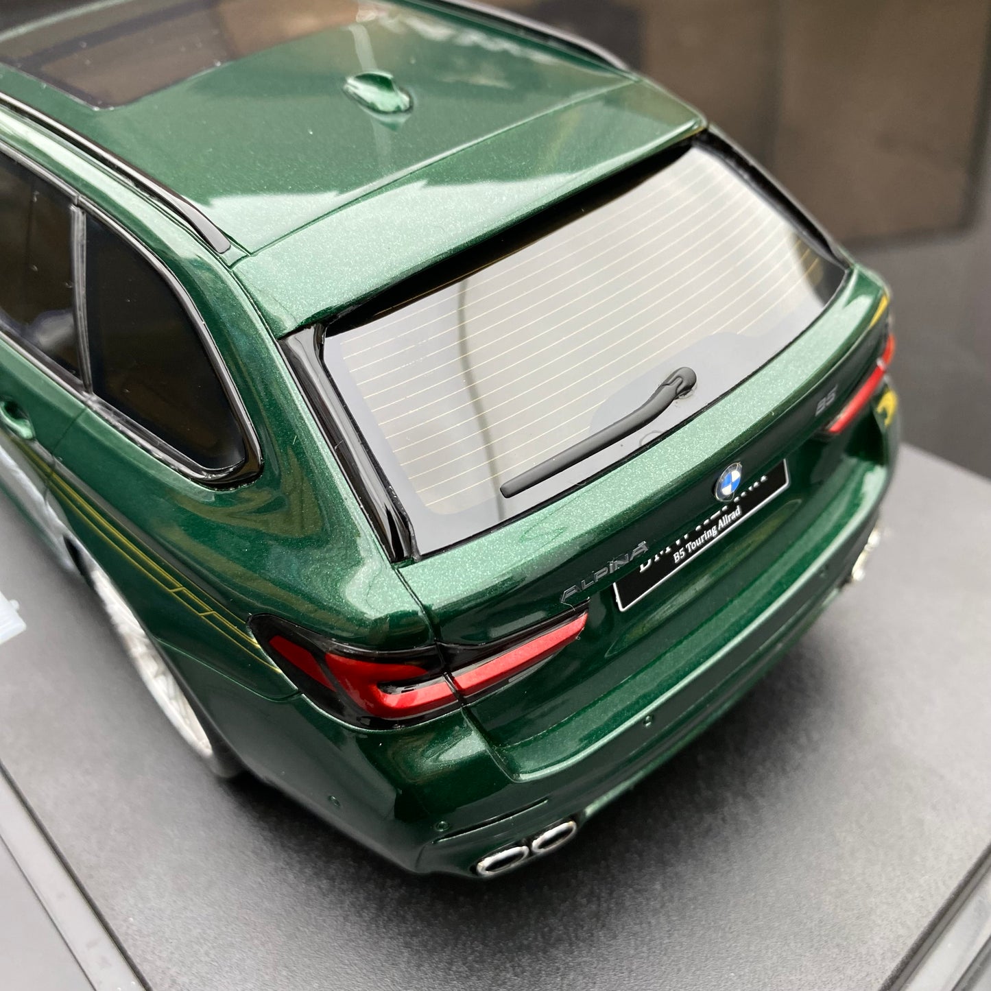 GT Spirit 1/18 BMW ALPINA B5 TOURING Green Simulation Car Model Ornament