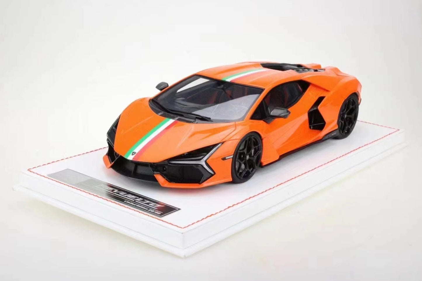 IVY MODEL 1/18 Lamborghini Revuelto limited edition car model ornament