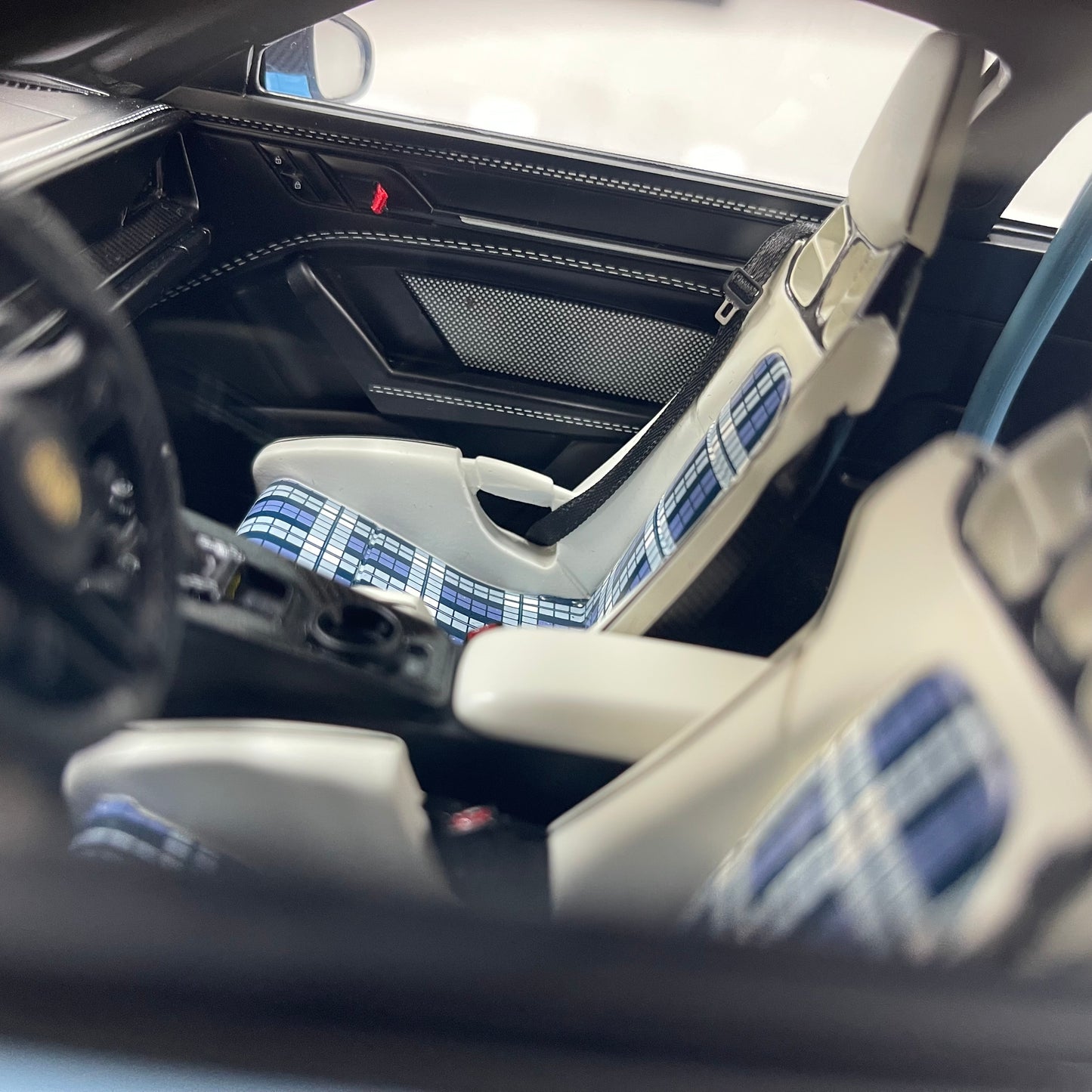 GT Spirit 1/12 Porsche 911 [992.1] GT3 Blue GT497