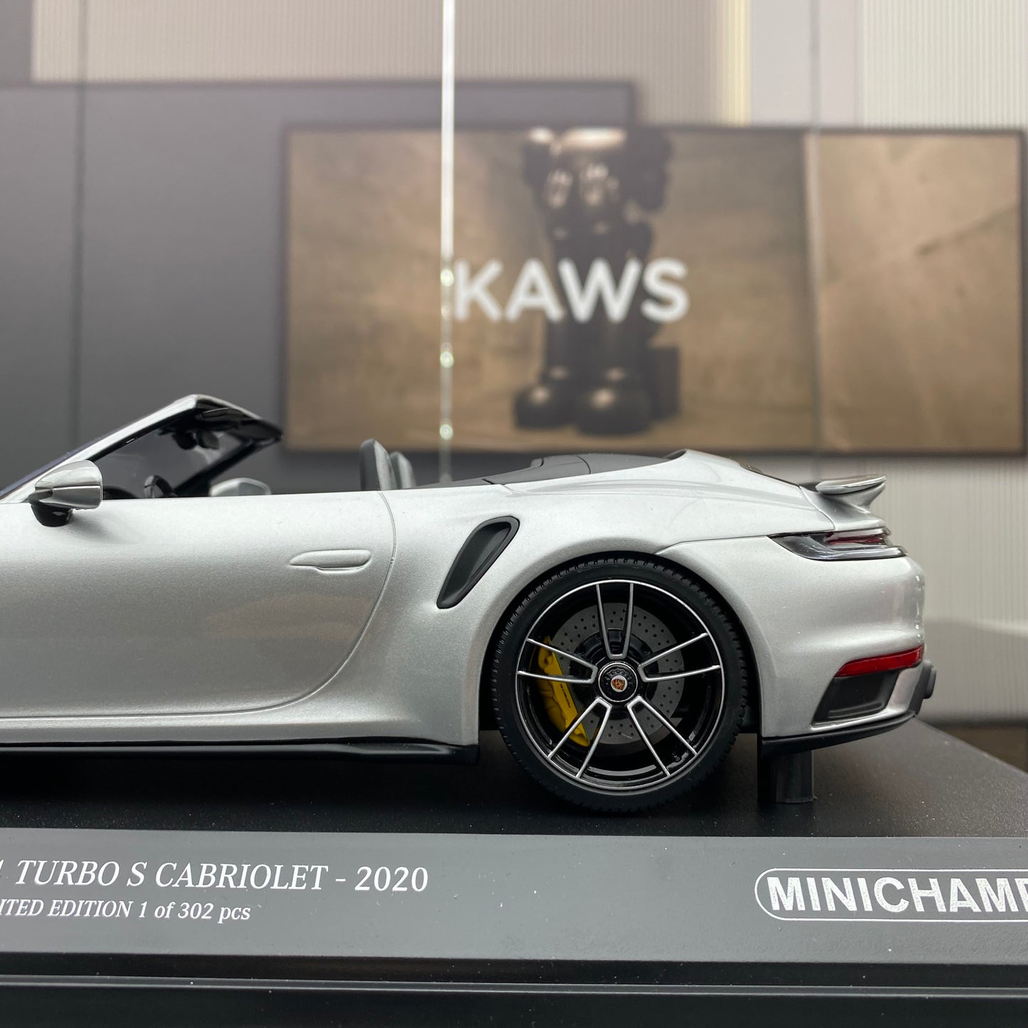 minichamps 1/18 Porsche 911 Turbo Convertible Alloy Closed Car Model