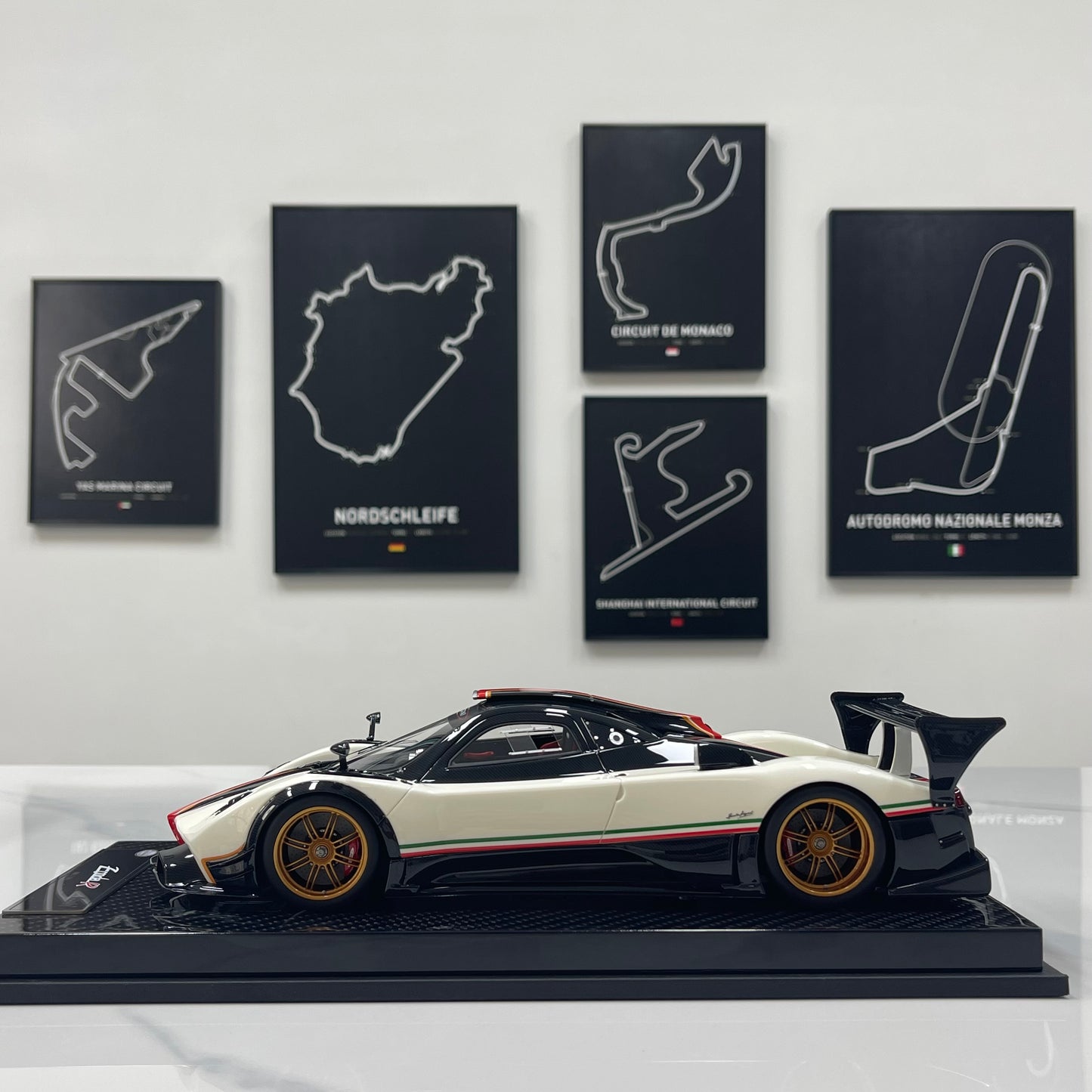 KASH MODEL 1/18 Pagani Zonda R Warm Pearl White KPZR003