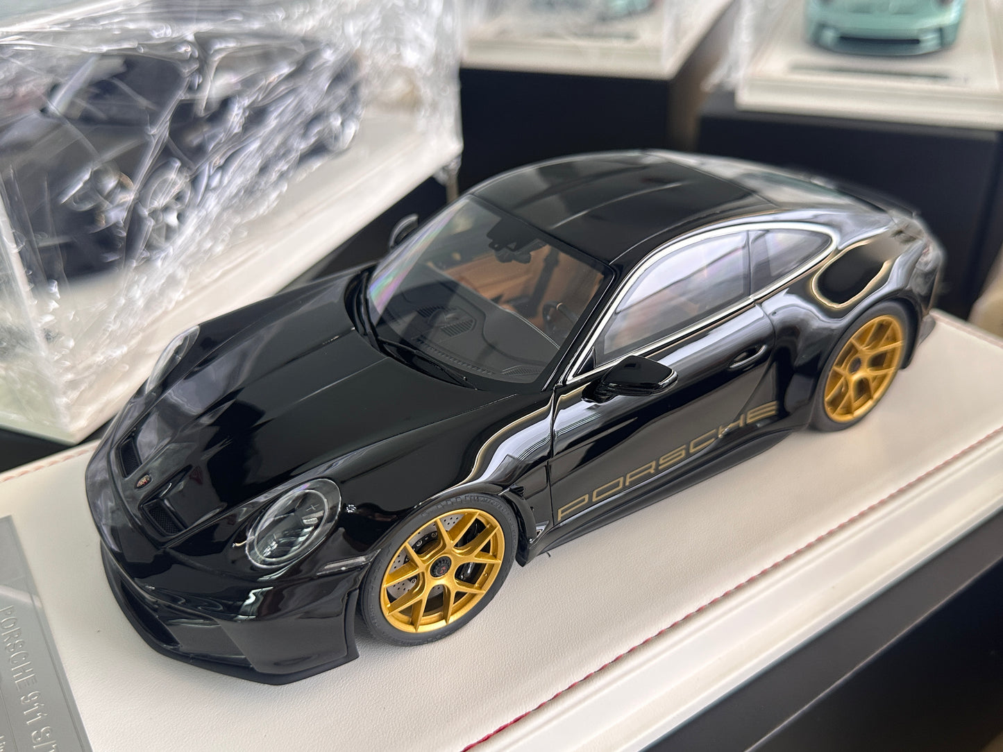 IVY 1/18 Porsche 911 S/T (992)