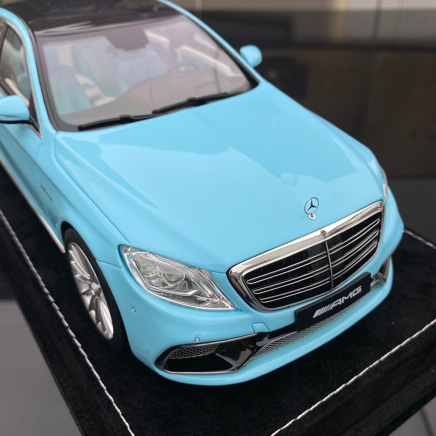 Modelo de coche de resina Mercedes-Benz S65L AMG a escala 1/18, adorno para regalo de cumpleaños.