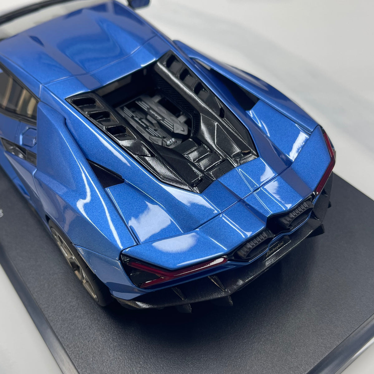 Topspeed 1/18 Lamborghini Revuelto (Blue) – TS0619