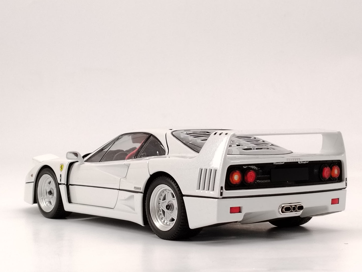 kyosho 1/18 Ferrari F40 Pearl White Alloy Full Open Car Model