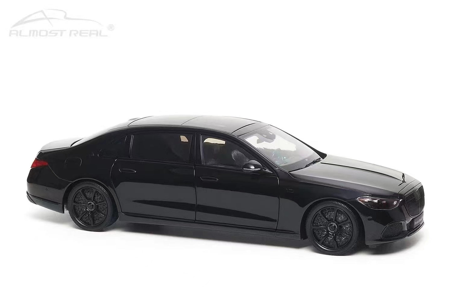 Almost real 1/18 Mercedes-Benz Maybach S680 new S-class alloy car model