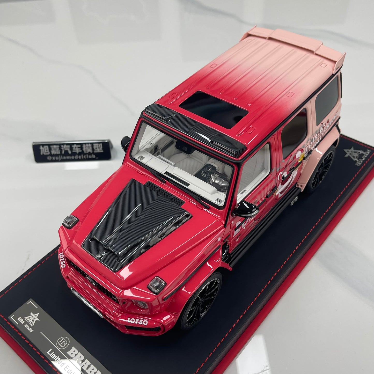 BBA Model 1/18 Brabus G800 "Lotso" (Strawberry Bear) BBA083