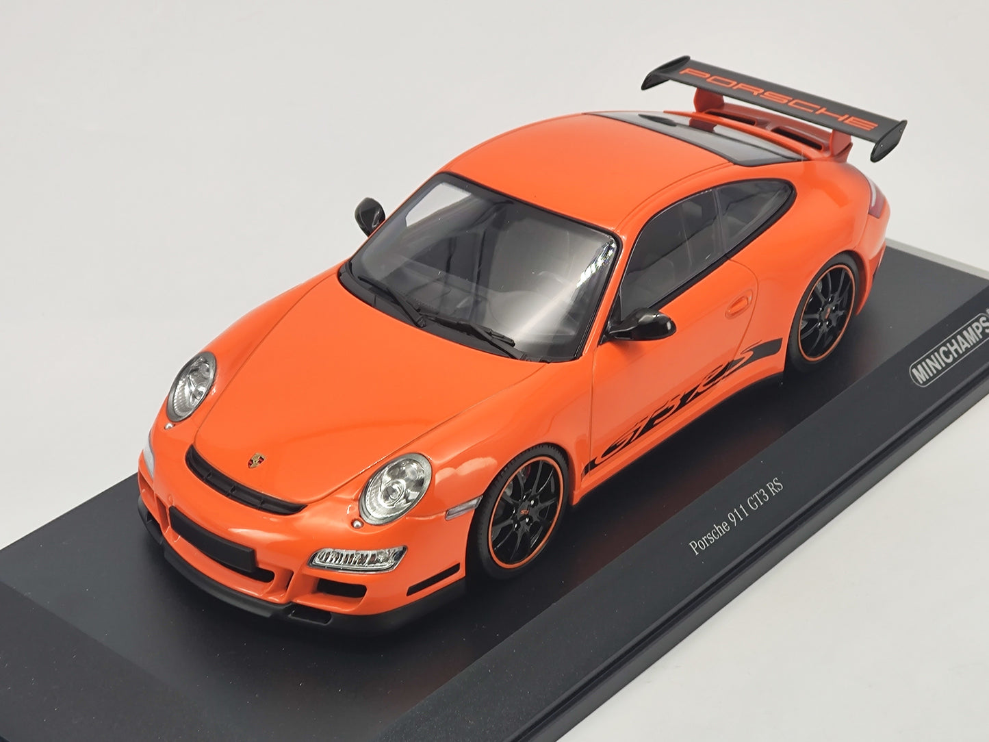 MINICHAMPS 1/18 Porsche 911 GT3 RS Die-cast Model Car