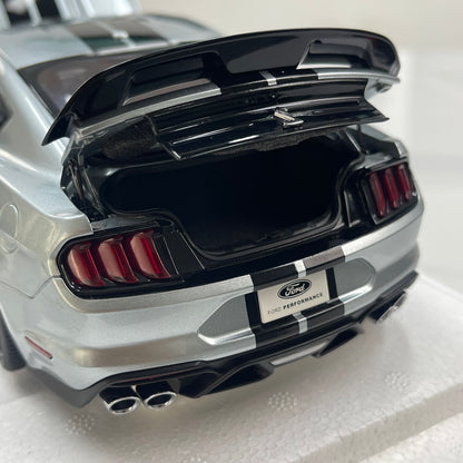 AUTOart 1/18 Ford Mustang Shelby GT500 Silver 73096