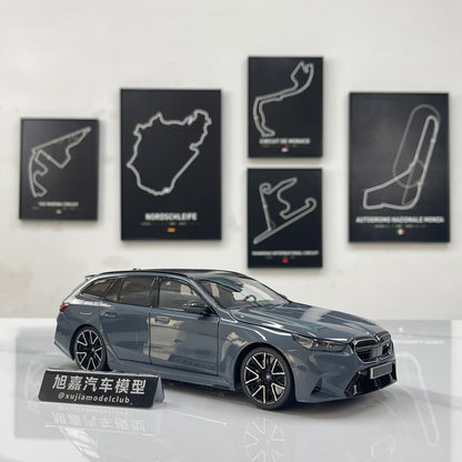 MINICHAMPS 1/18 BMW M5 Touring (2024) – Metallic Grey (110023901)