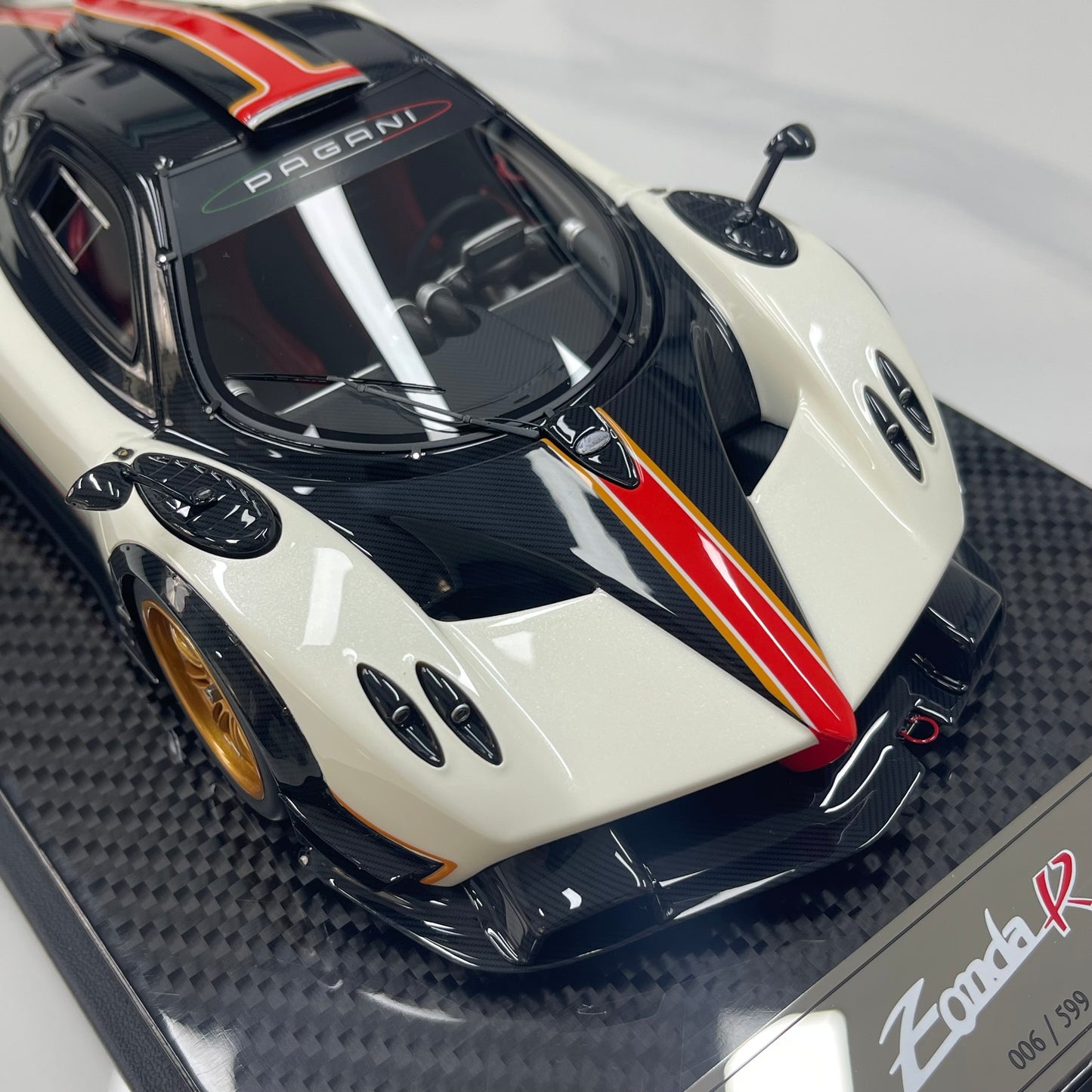 KASH MODEL 1/18 Pagani Zonda R Warm Pearl White KPZR003