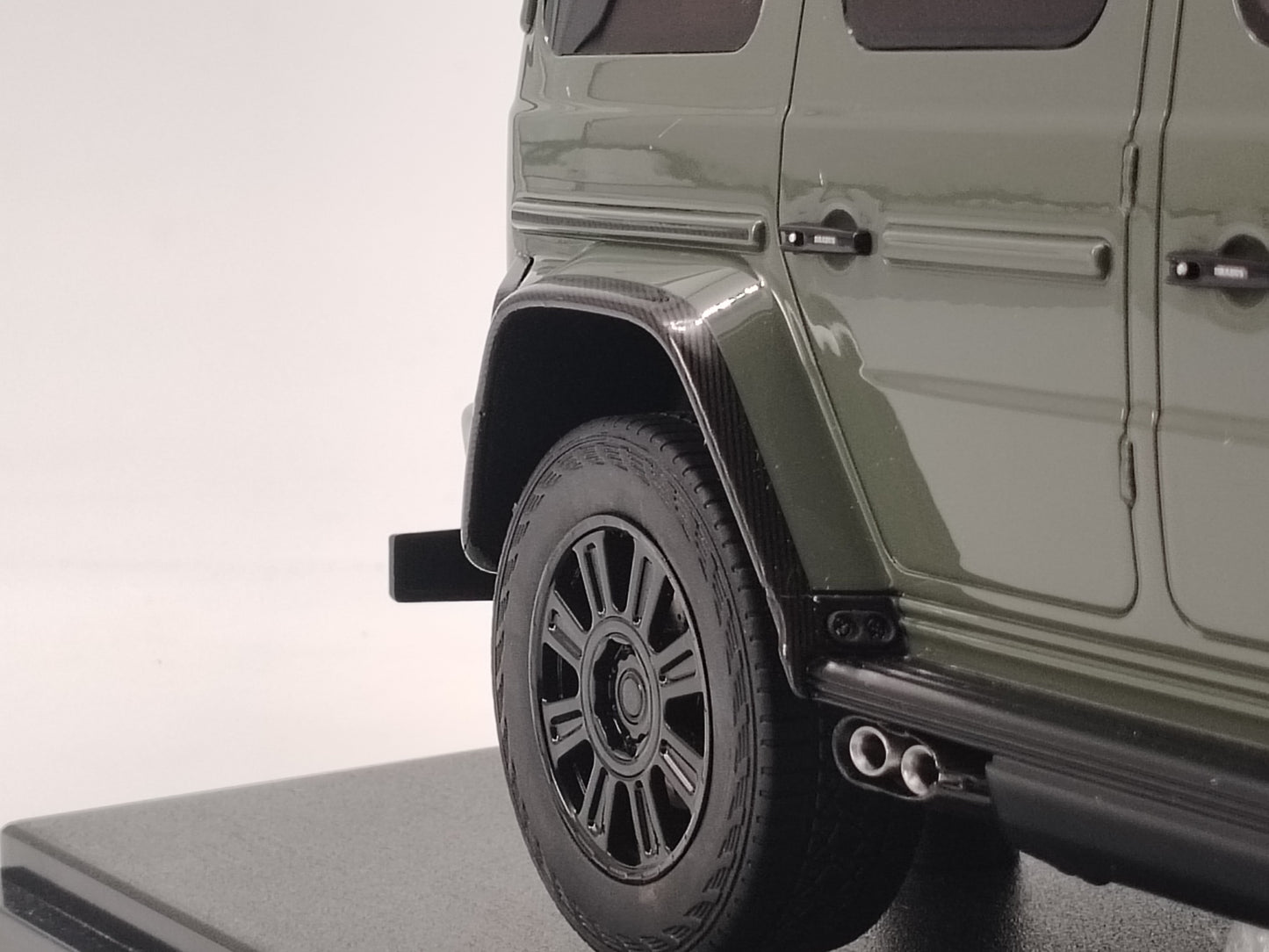 GT Spirit 1/18 Brabus 800 4X4 STEALTH Green Resin Car Model