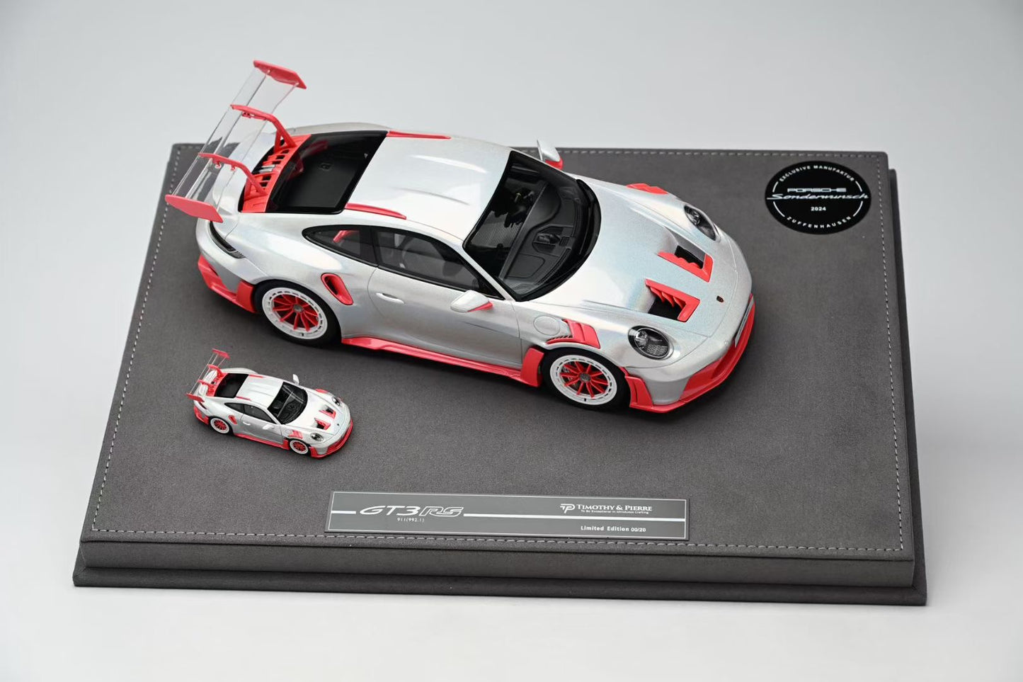 TP 1/18 Porsche 911 GT3RS Two-Car Set