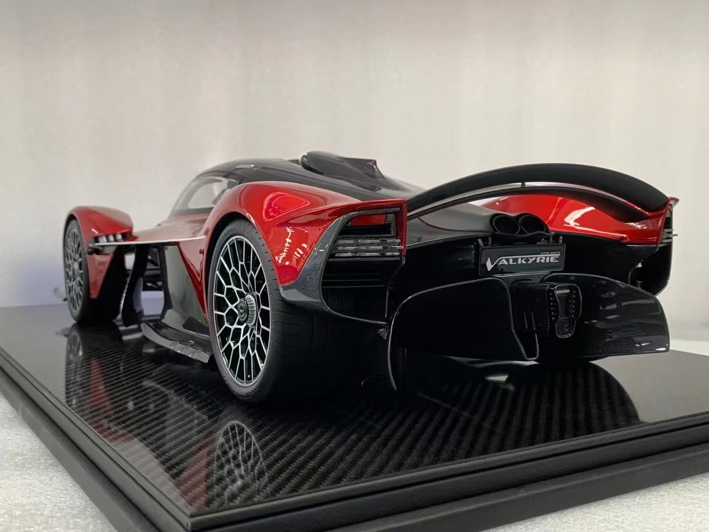 Frontiart 1/8 Aston Martin Valkyrie Candy Red Limited Edition Car Model Ornament