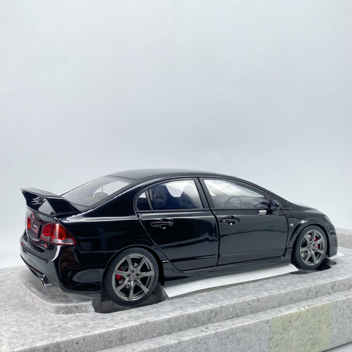 MOTORHELIX 1/18 Honda Civic Type R (FD2) 2007 LateVersion (late version) alloy model car