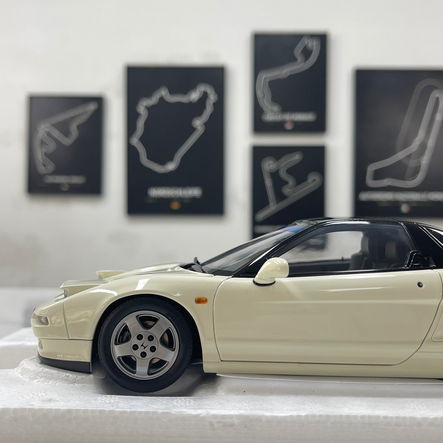 LCD 1/18 Honda NSX (1st Gen / MK1 / NA1) - White (LCD18022-WH)