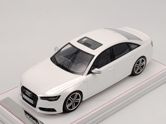 IVY 1/18 Audi S6 Ibis White Resin Model Car Ornament