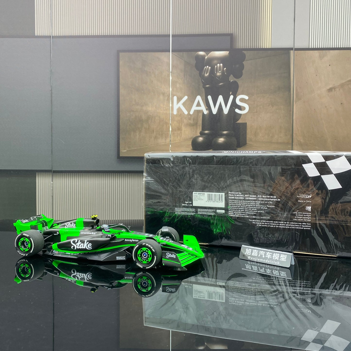 Minichamps 1/18 STAKE F1 TEAM KICK SAUBERC44-ZHOU GUANYU-2024 Precio 1579 117240124