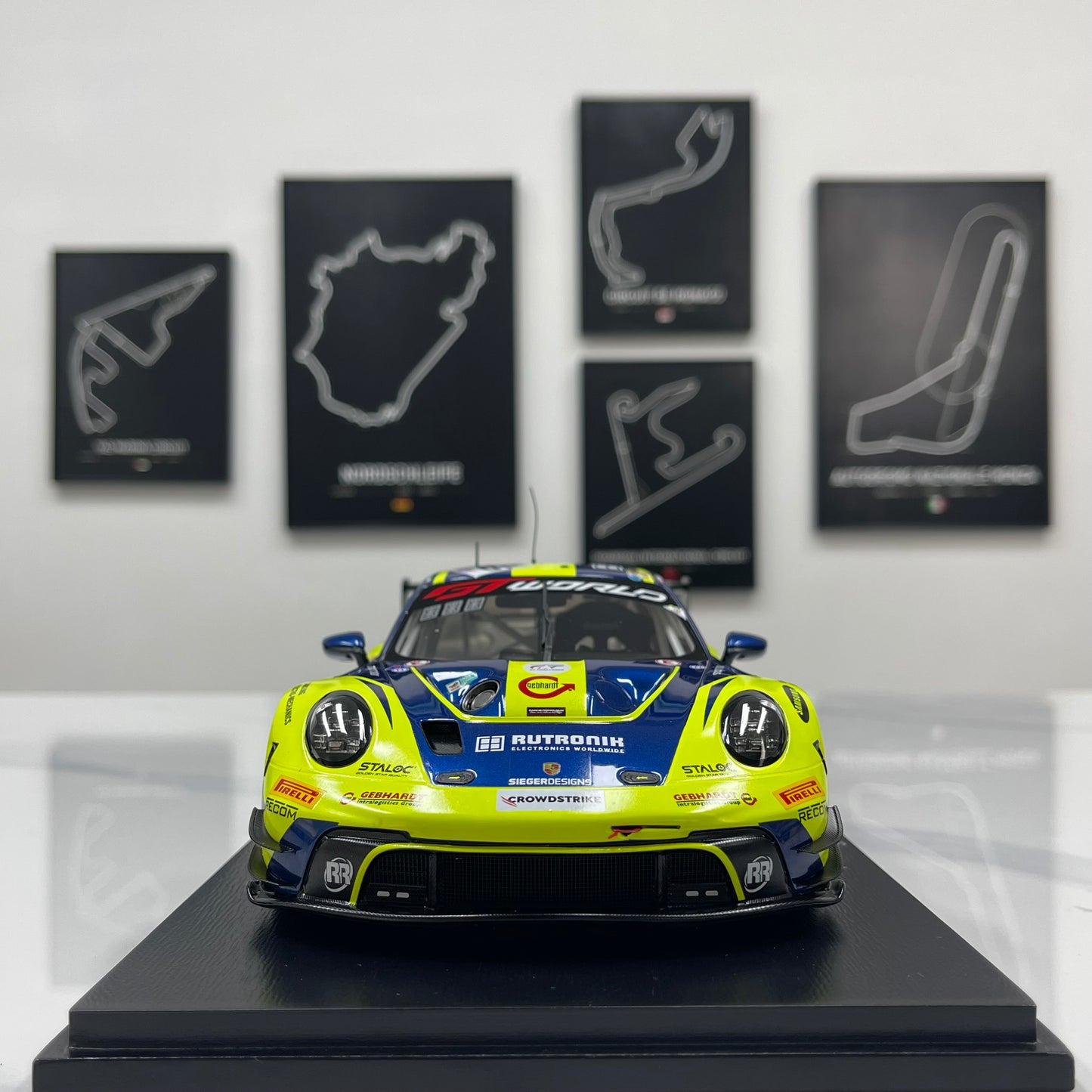 Spark 1/18 Porsche 911 (992) GT3 R – 2025 Spa 24 Hours Runner-up (Green Livery) – 18SB081