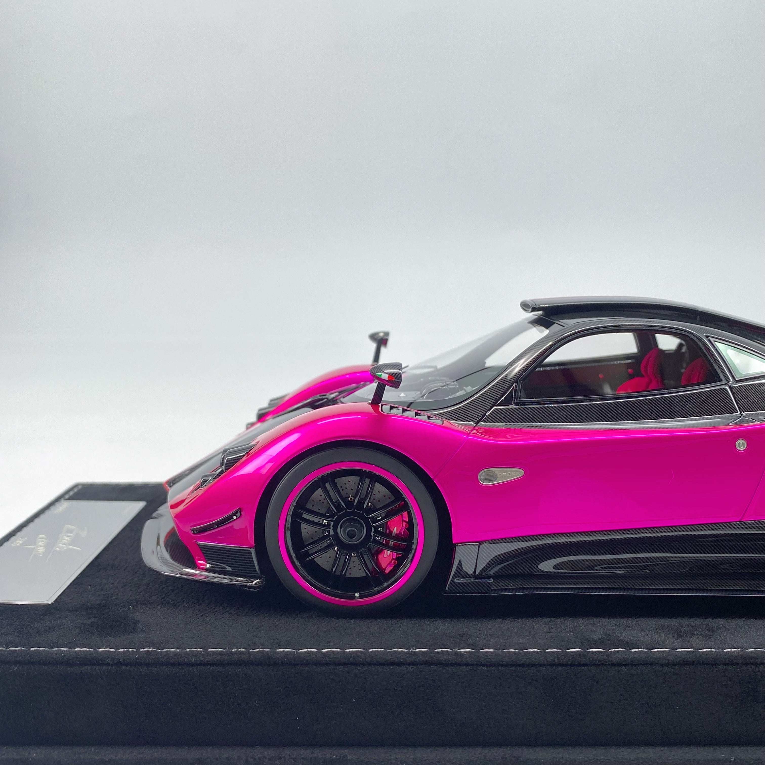パガーニ　Pagani Cinque 1:18 HH Model 1/18 Pagani Zonda Cinque Coupe Color Change Purple