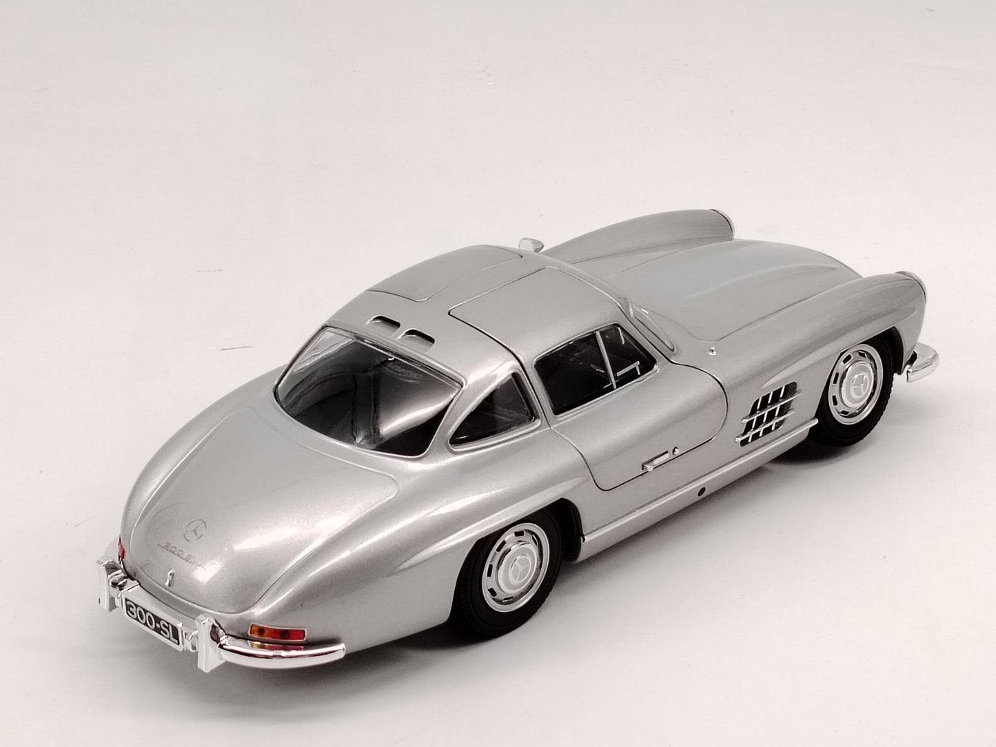 MINICHAMPS 1/18 Mercedes Benz 300SL alloy car model