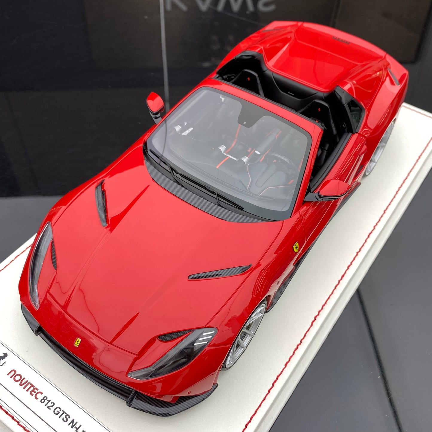 RUNNER 1/18 Ferrari 812 GTS resin sealed car model gift