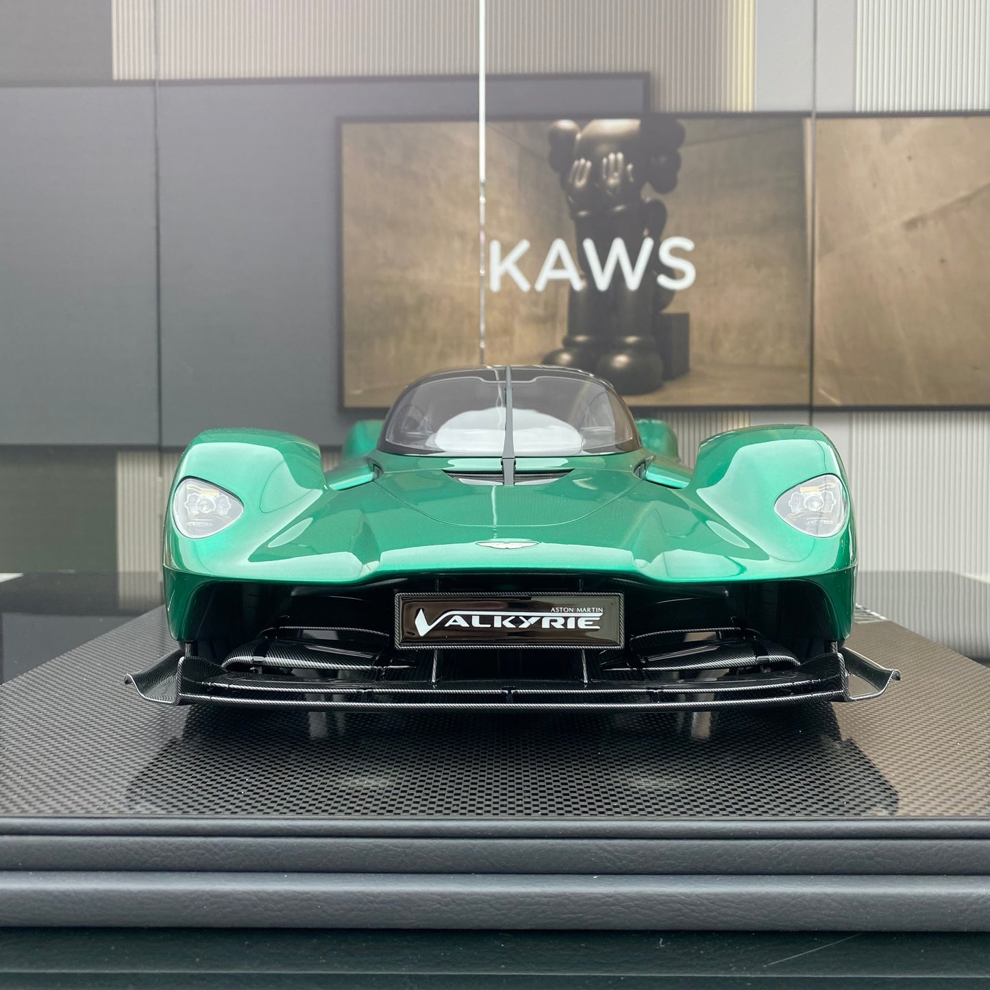FRONTIART 1/8 Aston Martin Valkyire British Green FA Limited Edition Model