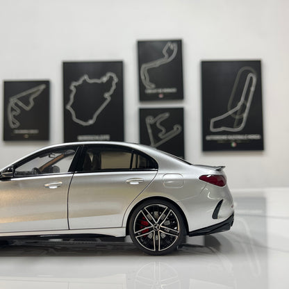NZG 1/18 Mercedes-AMG C63 S E Performance – Tech Silver (111200055)