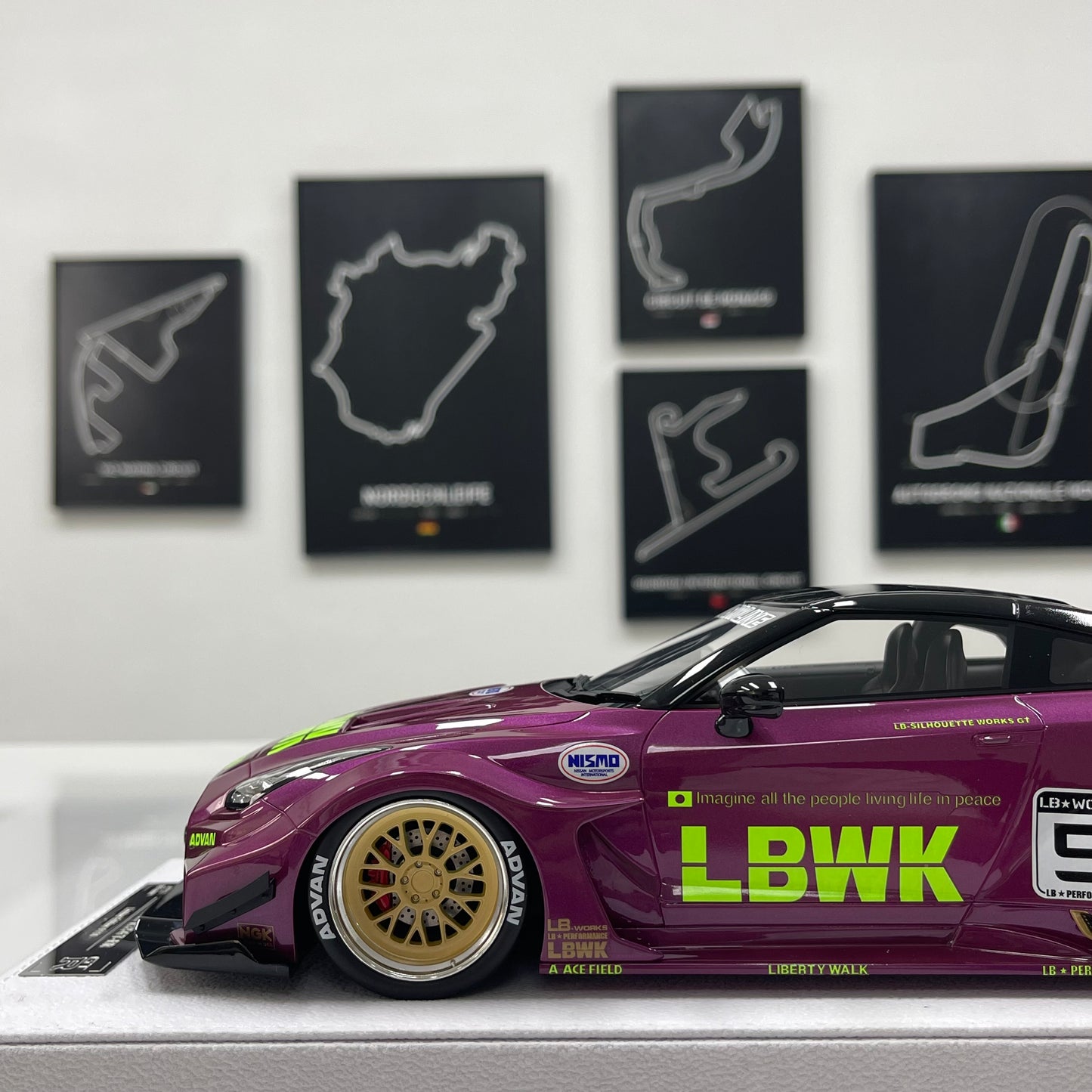BBA MODEL 1/18 Nissan GTR 35GT-RR Metallic Purple Limited Edition Model Car