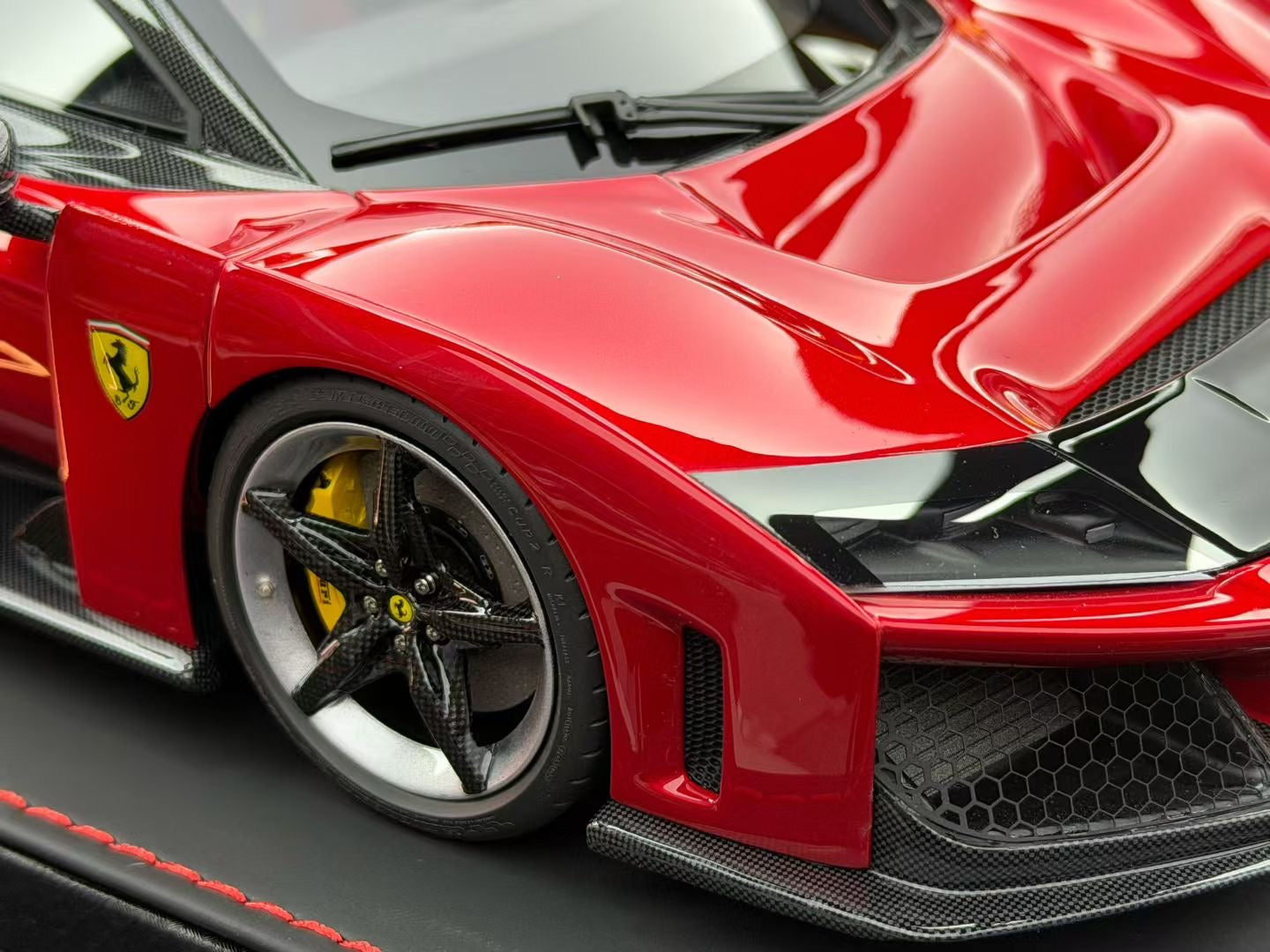 BBR 1:18 Ferrari F80 Metallic Red 327/799 DDJ019