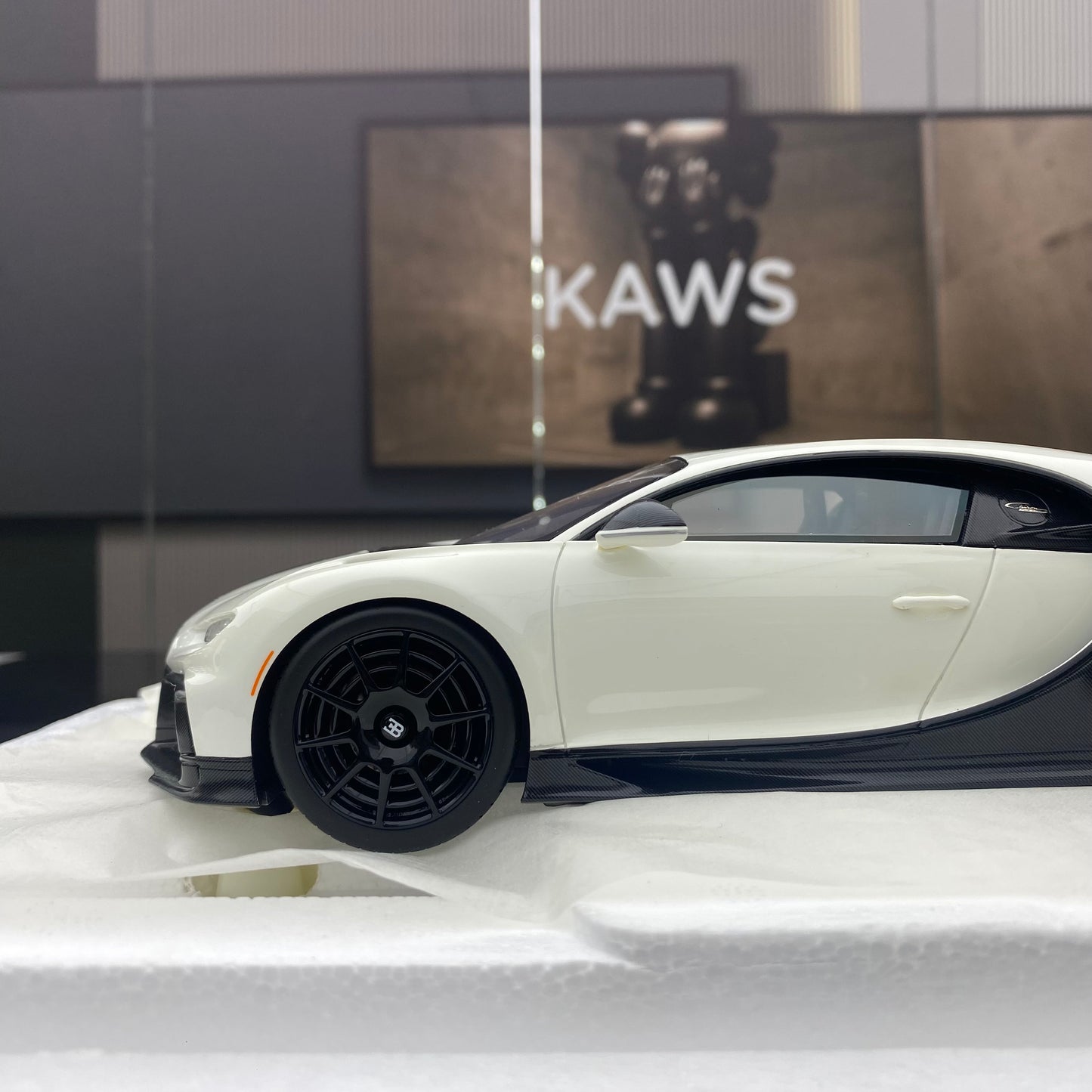 TopSpeed 1/18 Bugatti Chiron Pur Sport simulation car model