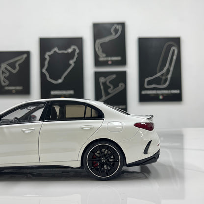 NZG 1/18 Mercedes-AMG C63 S E-Performance, Gloss White (111200040)
