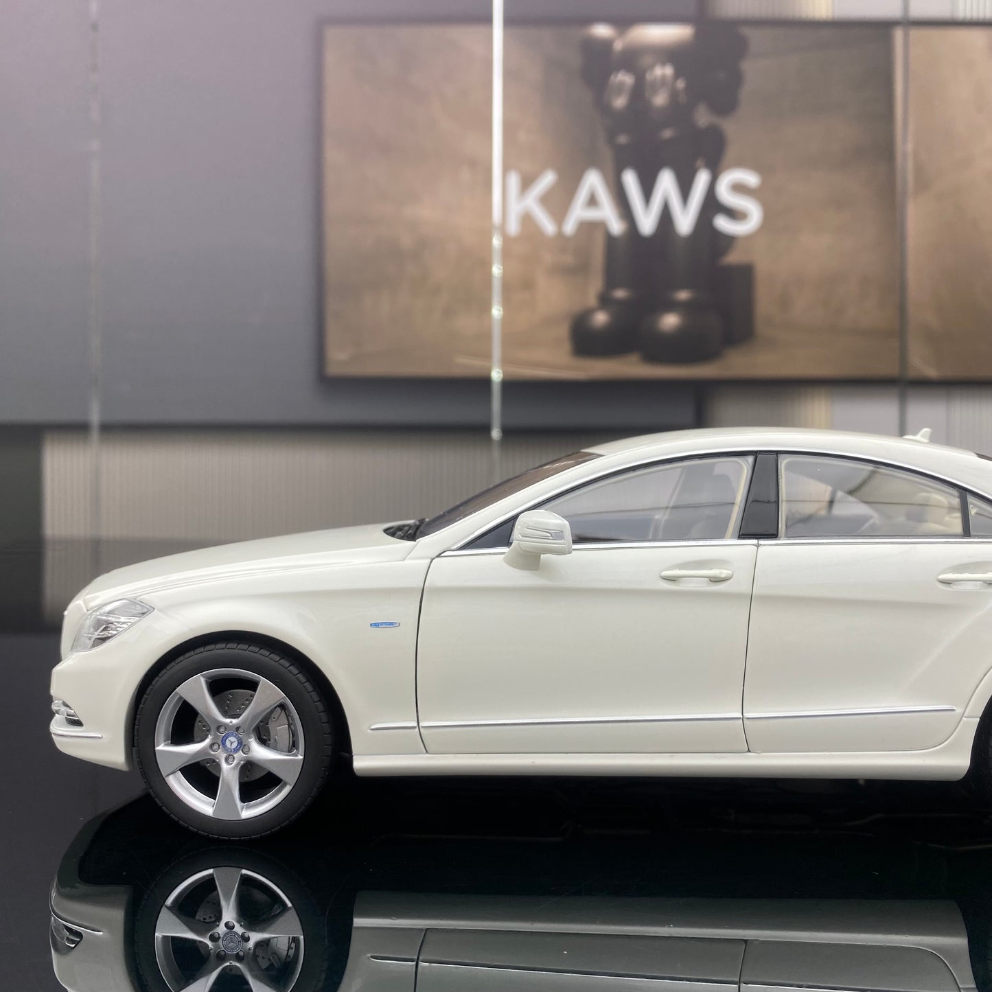 NOREV 1/18 Mercedes-Benz CLS Coupe 2011 Alloy Fully Open White Simulation Car Model Ornament